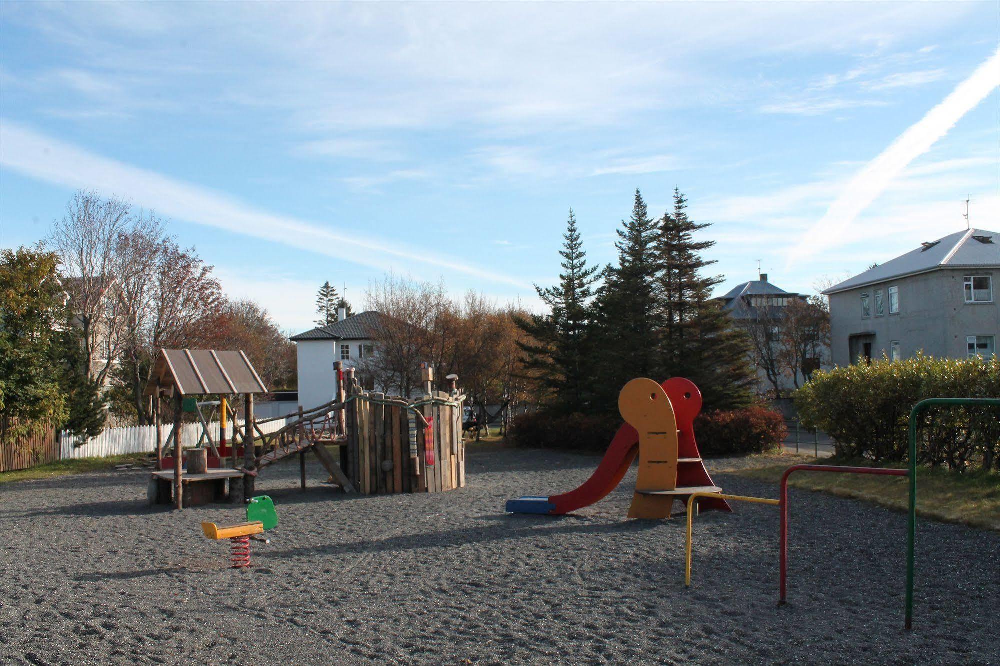 Reykjavik Hostel Village Exterior photo